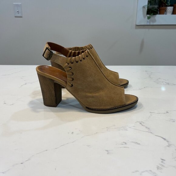 Bella Vita Women's Ora, Made in Italy Whiskey Leather Sandals Mustard  8.5 - Picture 2 of 10